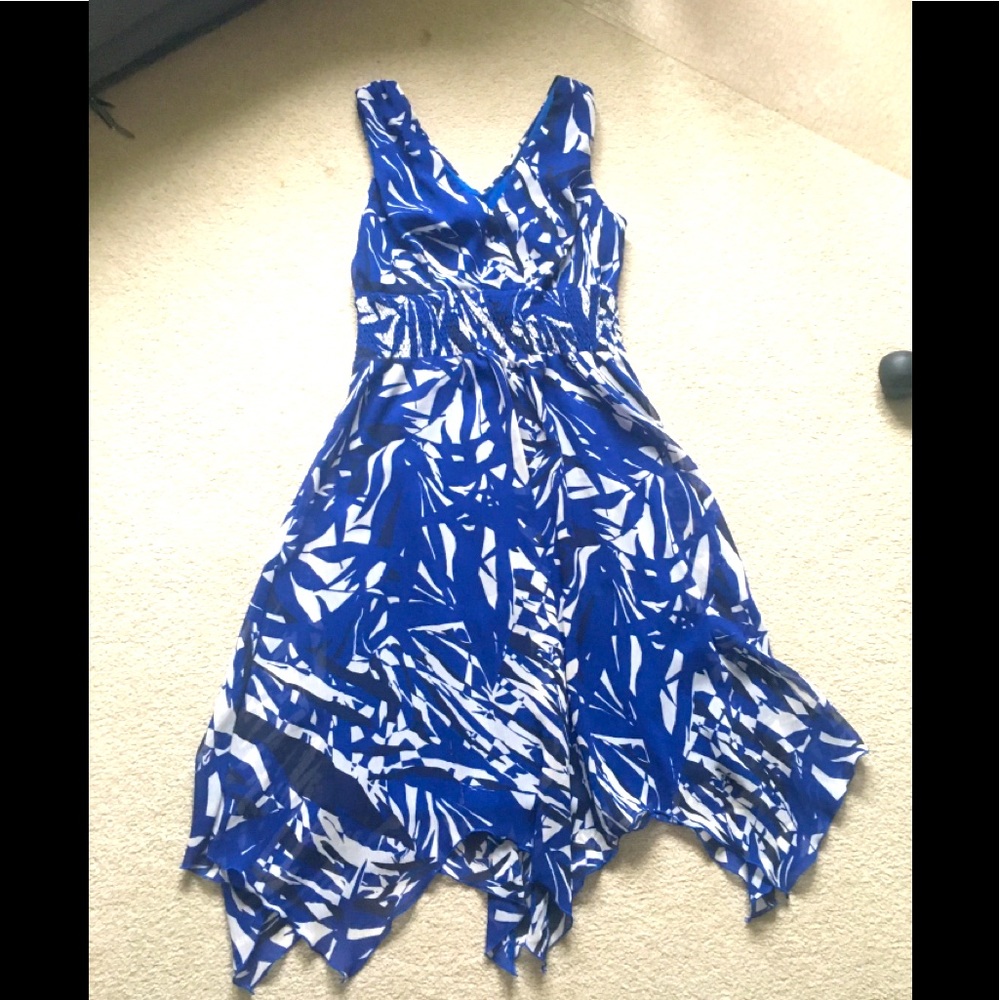 🌾 flutter hem patterned dress